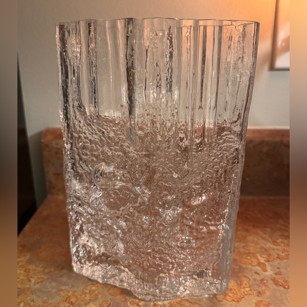 EUC Vintage "Pinus" 9” Art Glass Vase by Tapio Wirkalla for Iitalla (Signed TW)